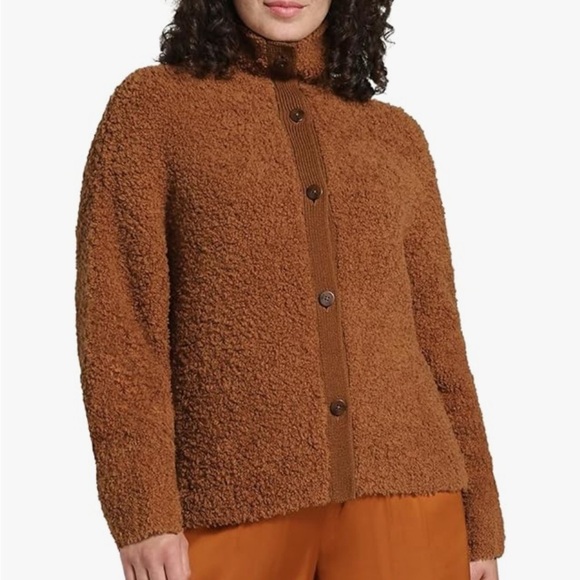 UGG FLUFFY SWEATER NWT SZ. L - Picture 2 of 7